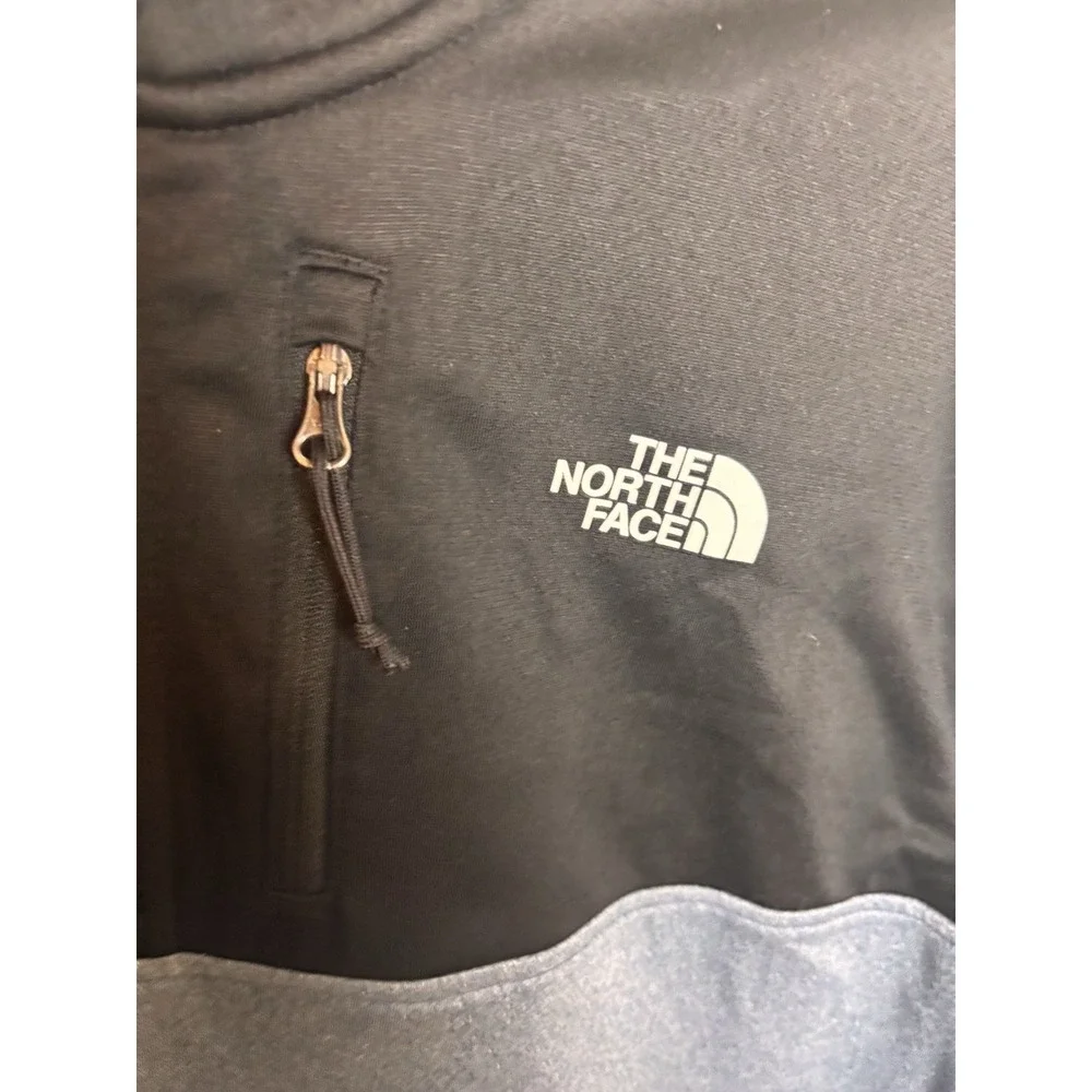 The North Face Mens Medium Blue And Black 1/4 Zip Pullover